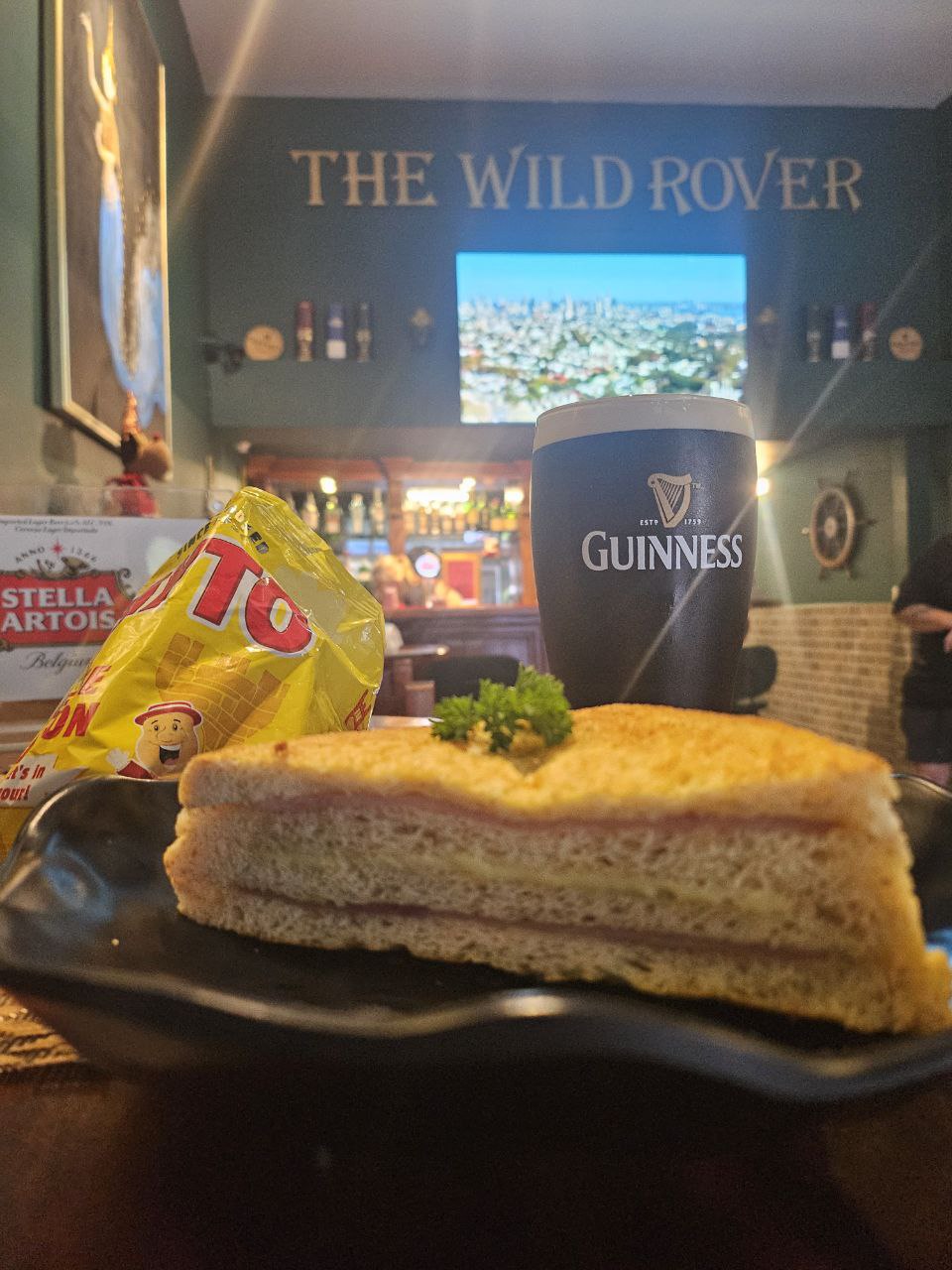 Makanan di The Wild Rover Phnom Penh